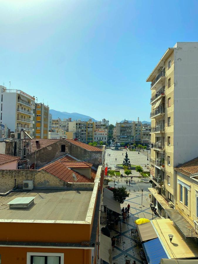 Happy Place! Big, Bright & Central - Ideal For Families And Groups Of Friends Патра Экстерьер фото