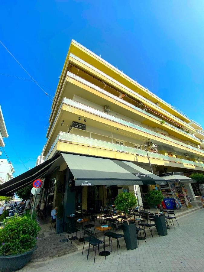 Happy Place! Big, Bright & Central - Ideal For Families And Groups Of Friends Патра Экстерьер фото